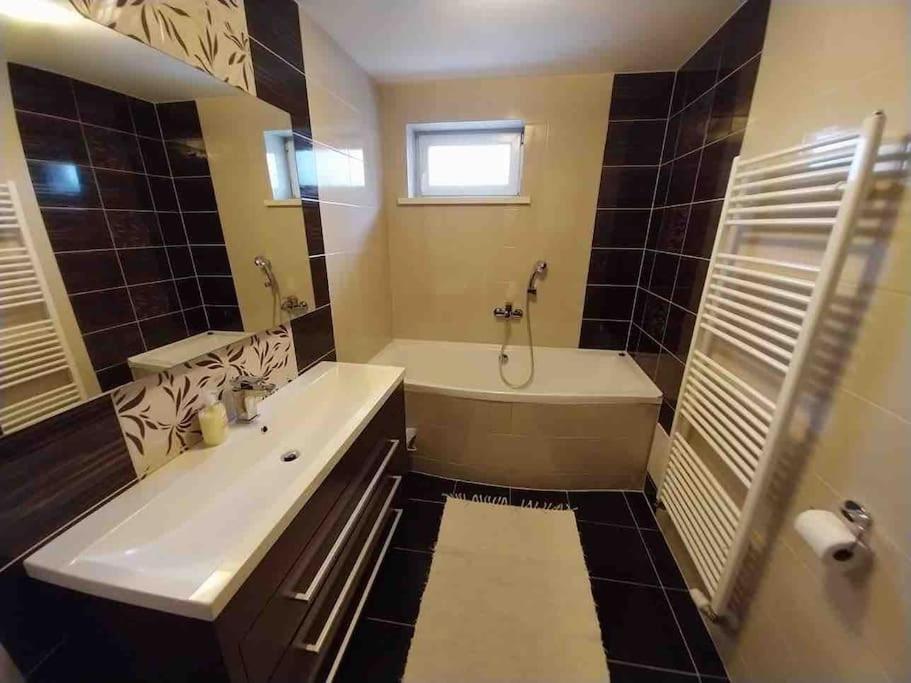 Lovely Apartment - Zilina Centrum Екстериор снимка